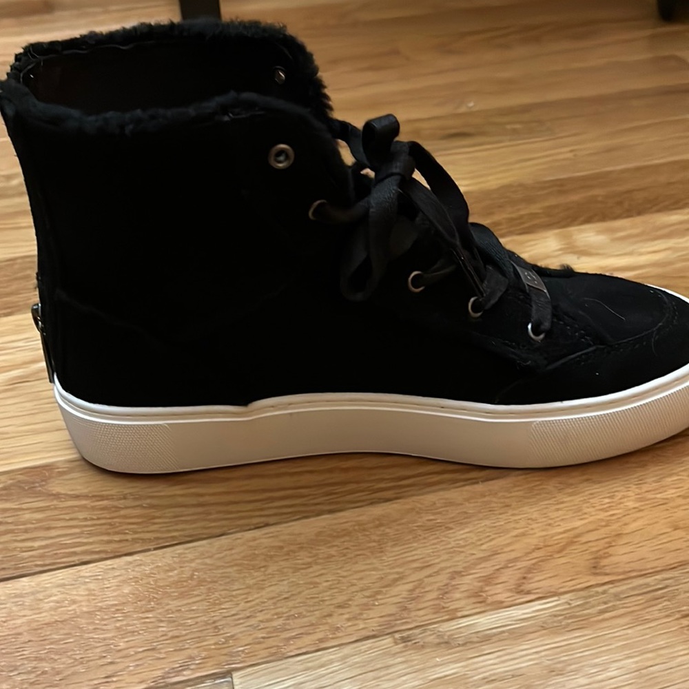 Ugg Hi Top